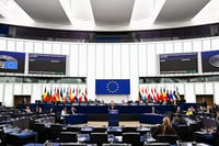 UE aprueba préstamo de 90 mil millones a Ucrania
