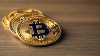 Criptomonedas suben tras impulso de Bitcoin en mercado global