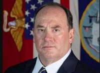 John C. Phelan deja la Secretaría de la Marina en gobierno de Trump