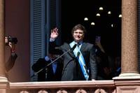 Milei restringe ingreso de periodistas a Casa Rosada tras denuncia de espionaje