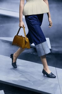 Mocasines con tacón, el zapato más elegante que llevaremos en primavera 2026