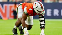Buccaneers refuerzan su pass rush con Rueben Bain Jr. en el pick 15