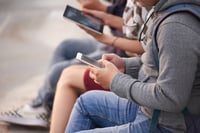 Uno más: Noruega quiere prohibir el acceso a las redes a menores