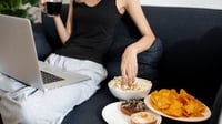 Adicción a alimentos ultraprocesados en adultos mayores