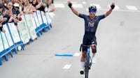 Édgar Cadena gana la tercera etapa de la Vuelta a Asturias en solitario