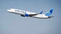 Vuelo de emergencia aterriza en Monterrey tras alerta en ruta a Houston