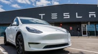 Tesla cae casi 4% tras repunte de inflación en Estados Unidos