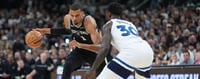 Spurs aplastan a Timberwolves 126-97 y lideran 3-2 la serie