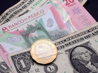 Peso mexicano cae frente al dólar este jueves