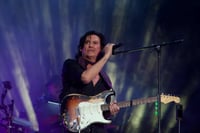 “Ante sus estupideces, nuestra indiferencia”: Caifanes responde a Ayuso
