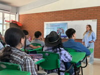 Instituto Municipal de la Mujer concientiza a estudiantes de secundaria sobre violencia digital en Torreón