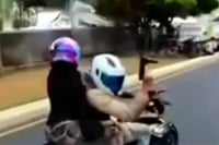 Graban a motociclista disparando en plena Reforma frente a la FEMDO
