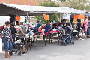 Casi un 80 % de los comerciantes de las diferentes pulgas afiliadas a la UCA viven de sus ventas.  “Para vestirse dinero no hay. La gente con 100 pesos