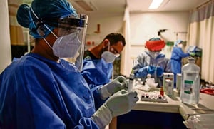 Se ordena a todas y todos los empleados de salud realizarse, en la medida de lo posible, pruebas de laboratorio para Covid-19.  La Secretaría de Salud rechazó