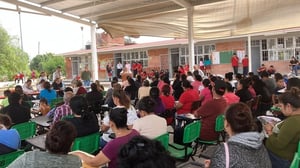 Este jueves, en el municipio de San Pedro, comenzaron las reuniones informativas en los edificios de las escuelas secundarias para el registro de la Beca