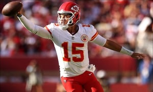 Brock Purdy tuvo uno de las peores actuaciones de su carrera. Sufrió tres intercepciones y una captura  Los campeones Kansas City Chiefs se confirmaron este