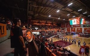 Los Soles de Mexicali se clasificaron a los cuartos de final de la Liga del Baloncesto mexicano al derrotar este domingo por 97-72 a los Halcones Rojos