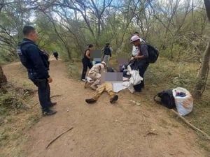 El papá presentaba hipotermia severa y necesitó respiración artificial.  Una familia de extranjeros, tres menores fueron rescatados de un islote a mitad