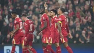 Los Reds, dirigidos por Arne Slot, siguen imparables en la Champions League, y esta vez derrotaron 4-0 al Bayer Leverkusen, con un hat-trick de Luis Díaz