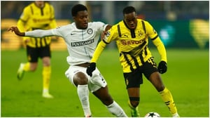 Malen rescató al Borussia Dortmund en los minutos finales, asegurando una victoria agónica sobre un Sturm Graz que planteó un partido sólido en un difícil