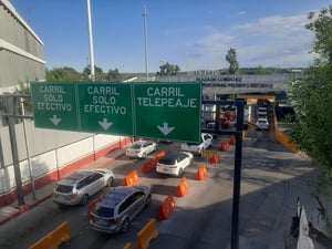 En la ruta hacia el Puente Internacional Uno, que conecta Piedras Negras con Eagle Pass, se pudo constatar una interesante dinámica en el cruce vehicular.