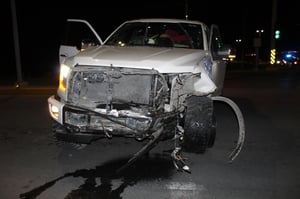 Exhortan a la ciudadanía a respetar las señales de tránsito.   La noche del martes, tres accidentes viales en Piedras Negras dejaron varios heridos y daños