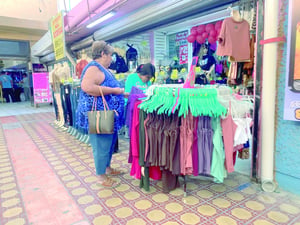 De alta afluencia en las tiendas por las fiestas decembrinas se convierte en un foco de atracción para ladrones en comercios de conveniencia y de todo tipo.