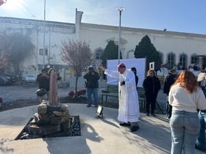 Monseñor González García invita a la comunidad a reflexionar sobre el perdón y la misericordia.  El obispo de Saltillo, monseñor Hilario González García,