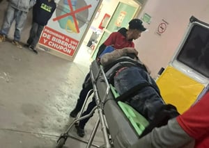 La policía ya investiga los detalles del ataque y se encuentra en búsqueda de los agresores.  La madrugada del domingo, un hombre fue brutalmente agredido