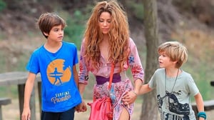 Con su próximo tour a la vista, la cantante comparte con orgullo los primeros pasos artísticos de sus pequeños.  ¡Shakira tiene algo increíble que compartir