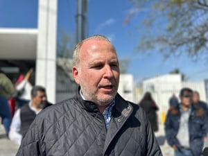 El diputado finalizó con un llamado al gobierno mexicano para enfrentar y no doblar las manos ante los desafíos que representan las políticas estadounidenses.