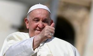 El papa Francisco muestra una nueva mejoría en su salud tras 25 días hospitalizado por neumonía bilateral, según informó la Santa Sede este lunes.  El papa