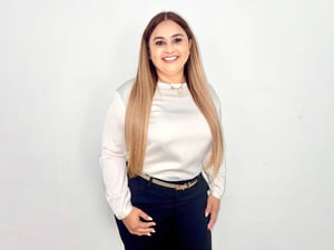 'Vivir para Servir: Un Compromiso de corazón y solidaridad'  Claudia Andrade Bernal es una mujer comprometida con el bienestar de su comunidad