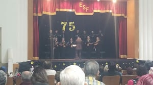 La comunidad educativa de Nueva Rosita despide al maestro Rogelio Filiano Hernández, reconocido por formar generaciones y llevar al coro escolar a triunfos