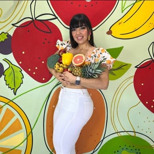 Ana Victoria Hernández Huitrón, de 26 años, egresada de la Escuela de Ciencias de la Salud de la Universidad Autónoma de Coahuila, es nutrióloga y especialista