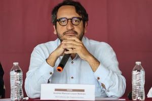 Andy López Beltrán reapareció en Coahuila para supervisar la organización de Morena en Torreón, Saltillo y Monclova tras recientes compras de arte en Japón.