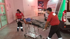 Un hombre fue encontrado gravemente lesionado e inconsciente en la colonia Pemex durante la madrugada del domingo, tras haber sido brutalmente golpeado por