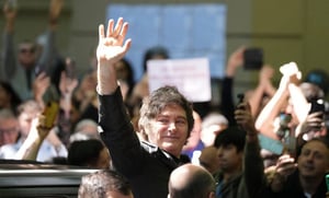 El presidente argentino, Javier Milei, celebró este domingo el triunfo de su partido, La Libertad Avanza (LLA), en las elecciones legislativas