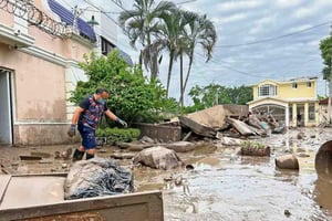 Autoridades de Veracruz mantienen la búsqueda de ocho personas desaparecidas tras las intensas inundaciones y deslaves que afectaron al norte del estado