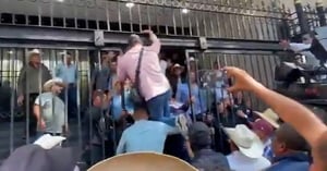 Productores de maíz de varios estados del país rechazaron la oferta del Gobierno federal de pagar 6 mil 50 pesos por tonelada y anunciaron nuevas protestas,