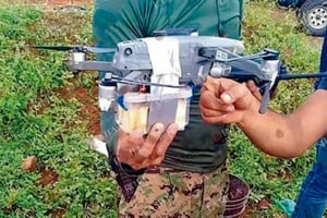 El gobernador Rubén Rocha Moya confirmó ataques con drones en comunidades de Badiraguato, Sinaloa, donde la violencia ha provocado el desplazamiento de varias