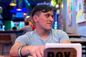 'Si algo es difícil, significa que vale la pena aprenderlo y crecer con ello'  A sus 30 años, Andrés de Hoyos Rocha, originario de Piedras Negras, Coahuila,