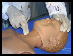 Cada año, miles de niños en Estados Unidos sufren un paro cardíaco y requieren reanimación cardiopulmonar (RCP) para sobrevivir.  Sin embargo, un nuevo estudio