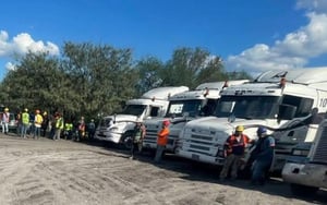 Los retrasos en la descarga de carbón en Nava generan acumulación de tráileres y preocupación entre productores, afectando contratos y la operación