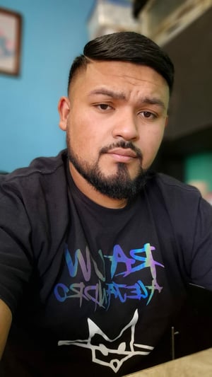 Originario de Piedras Negras, Coahuila, y con tan solo 26 años, Ángel de Jesús Garfias Tello ha construido su camino profesional