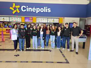 Alumnos de la Licenciatura en Administración de la UTRC visitaron Cinépolis Múzquiz para conocer de cerca el funcionamiento de la empresa, aprender sobre