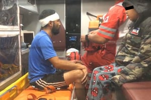 Elementos de la Policía Municipal y Socorrista de Cruz Roja se movilizaron tras la gresca.  Una disputa entre vecinos terminó con un hombre lesionado durante