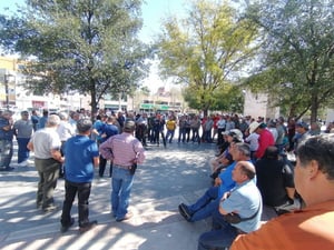 El Grupo de Defensa Laboral de Trabajadores de Altos Hornos de México (AHMSA) manifestó su inconformidad ante la intención del síndico del concurso mercantil