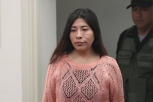 El presidente de transición de Perú confirmó que Betssy Chávez no podrá viajar a México mientras el gobierno define su postura sobre el salvoconducto