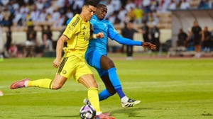    Cristiano Ronaldo anotó nuevamente y Al Nassr sigue imparable en la Liga Saudí, consolidando su liderato absoluto con otra victoria.  El Al Nassr extendió